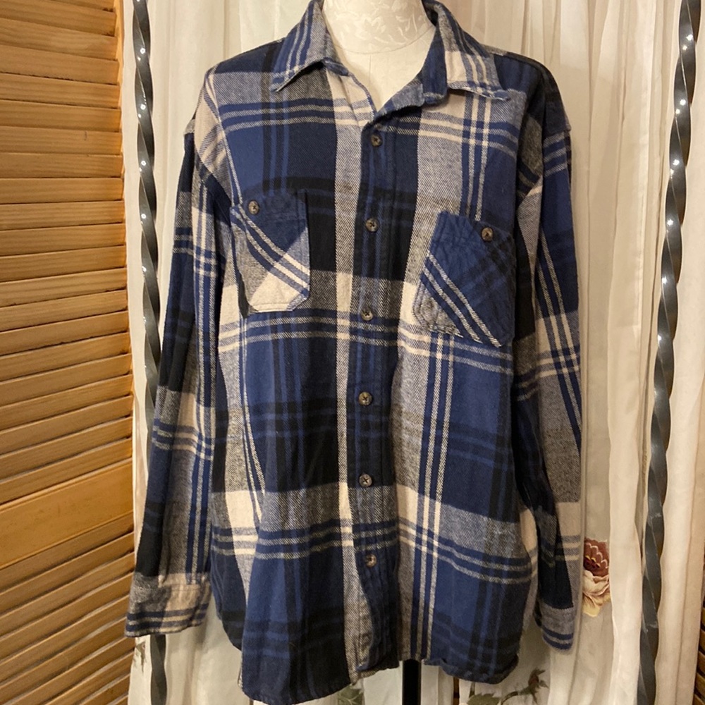 C.E. Schmidt Long sleeve flannel shirt. Blue/grey Size: XL